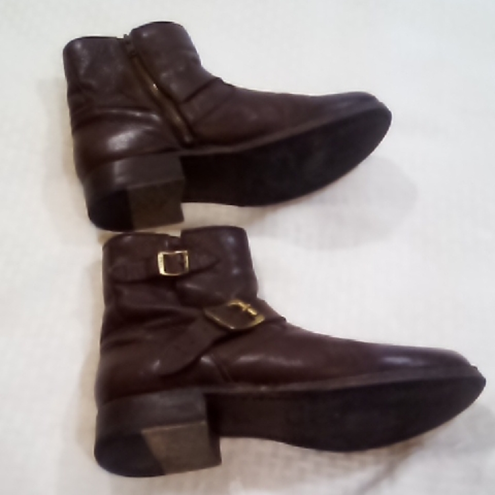 Frye Elegant Brown Ankle Booties
